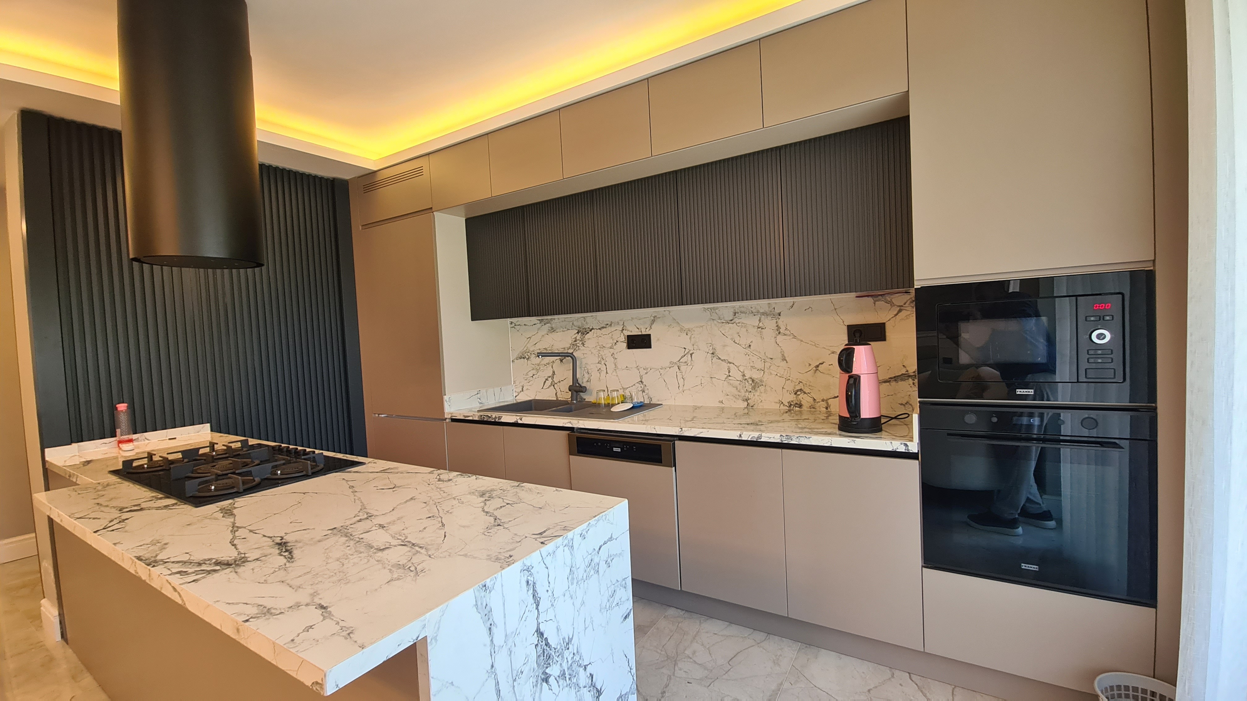 For Sale: Modern 4-Bedroom, 4-Bathroom Villa with Private Pool , Just 700 Meters from the Beach in Kuşadası