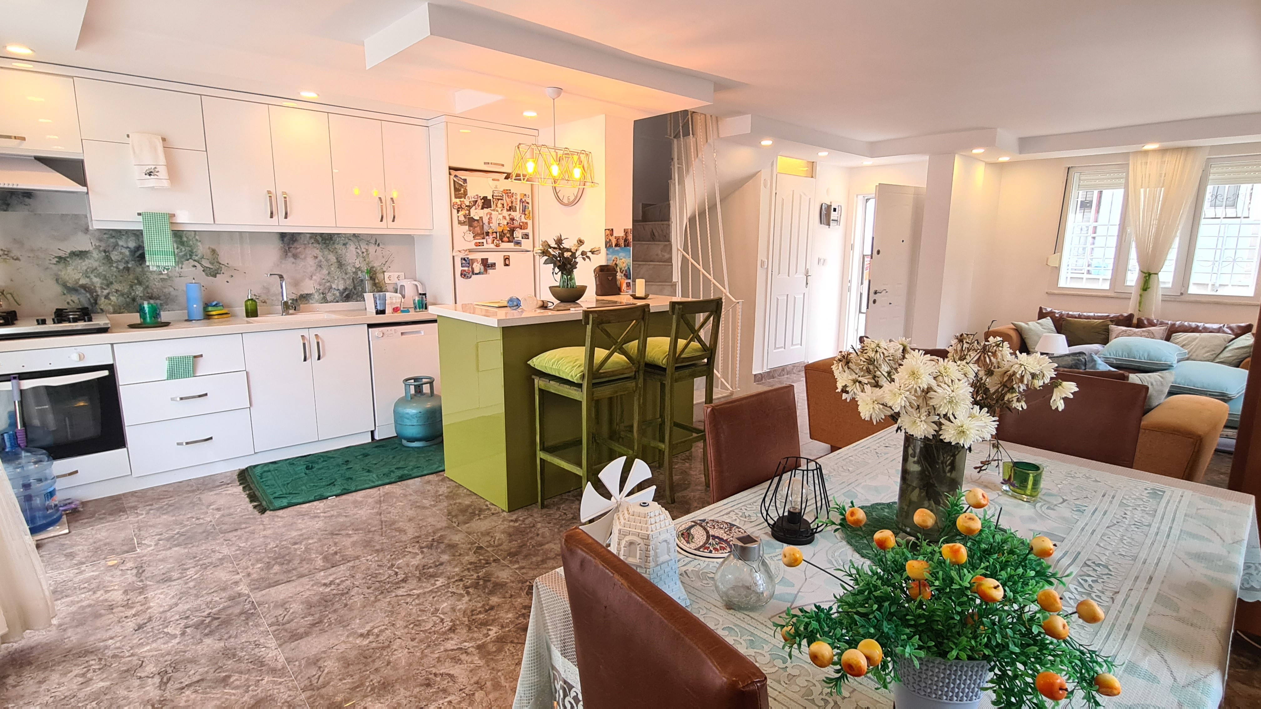 Semi-Detached 5 Bedroom 3 Bathroom Holiday Home with Spacious Garden, Just 50 Meters from Ladies Beach, Kuşadası