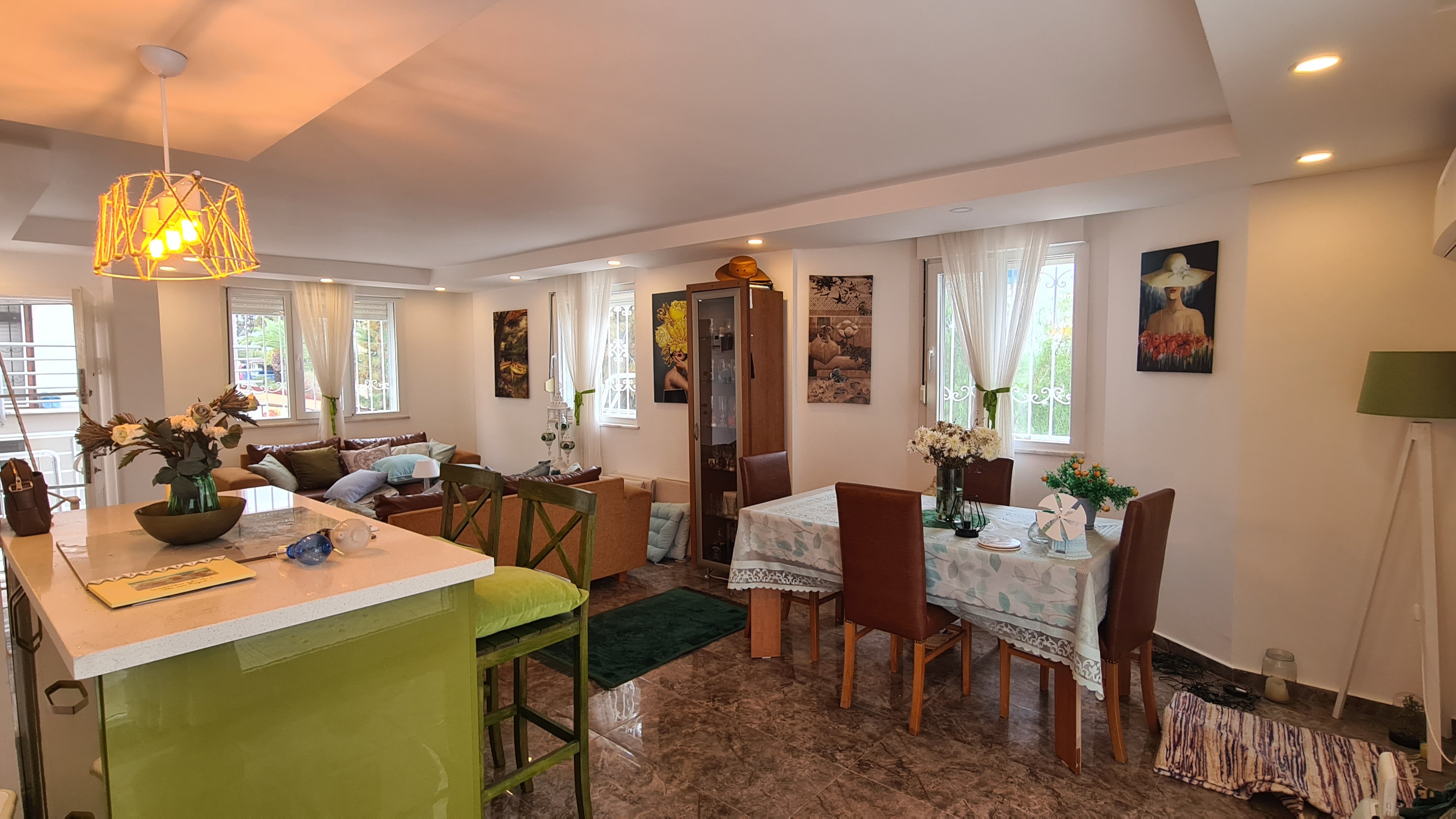 Semi-Detached 5 Bedroom 3 Bathroom Holiday Home with Spacious Garden, Just 50 Meters from Ladies Beach, Kuşadası