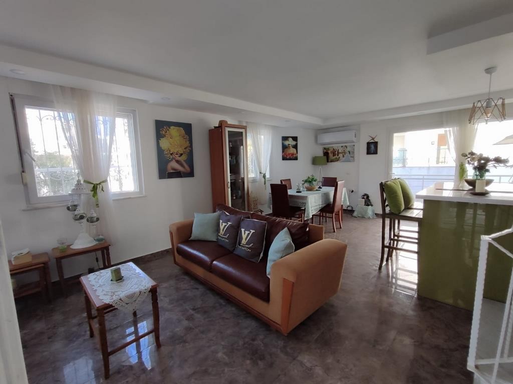 Semi-Detached 5 Bedroom 3 Bathroom Holiday Home with Spacious Garden, Just 50 Meters from Ladies Beach, Kuşadası