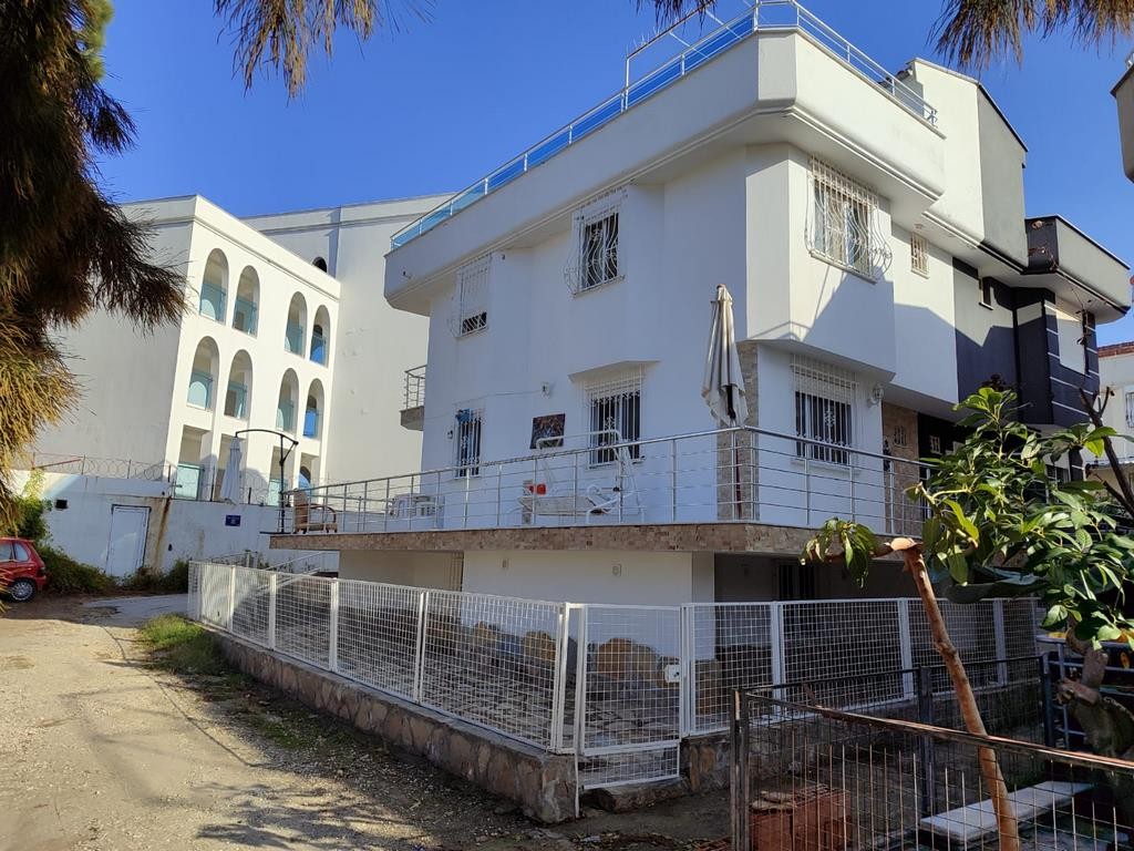 Semi-Detached 5 Bedroom 3 Bathroom Holiday Home with Spacious Garden, Just 50 Meters from Ladies Beach, Kuşadası