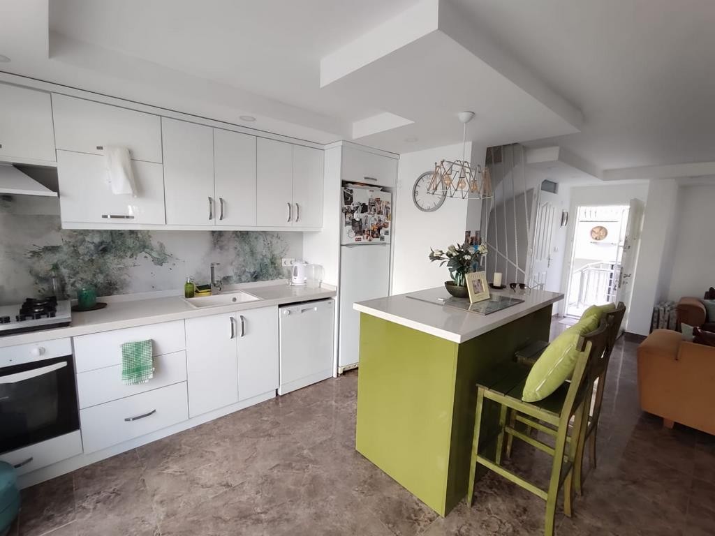 Semi-Detached 5 Bedroom 3 Bathroom Holiday Home with Spacious Garden, Just 50 Meters from Ladies Beach, Kuşadası