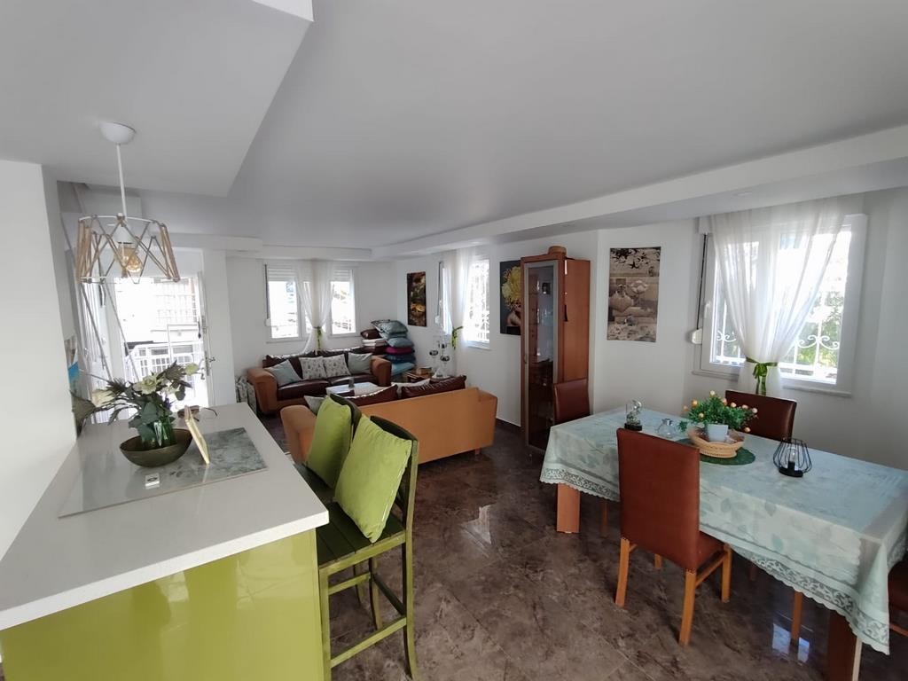 Semi-Detached 5 Bedroom 3 Bathroom Holiday Home with Spacious Garden, Just 50 Meters from Ladies Beach, Kuşadası