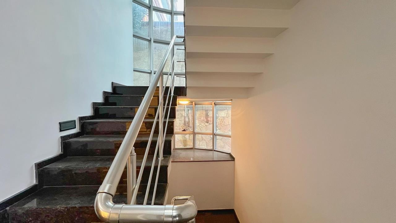 PRIVATE DETACHED VILLA  WITH SEA VIEW IN MARINA AREA