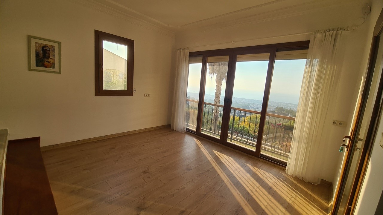 "Stunning 5-Bedroom Villa with Private Pool, Nature and Sea Views in Kuşadası Soğucak"