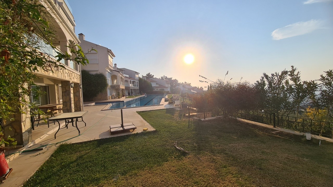 "Stunning 5-Bedroom Villa with Private Pool, Nature and Sea Views in Kuşadası Soğucak"