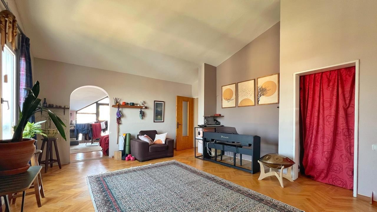 "3+1 Penthouse Duplex in the Heart of the City, Steps from the Seaside"