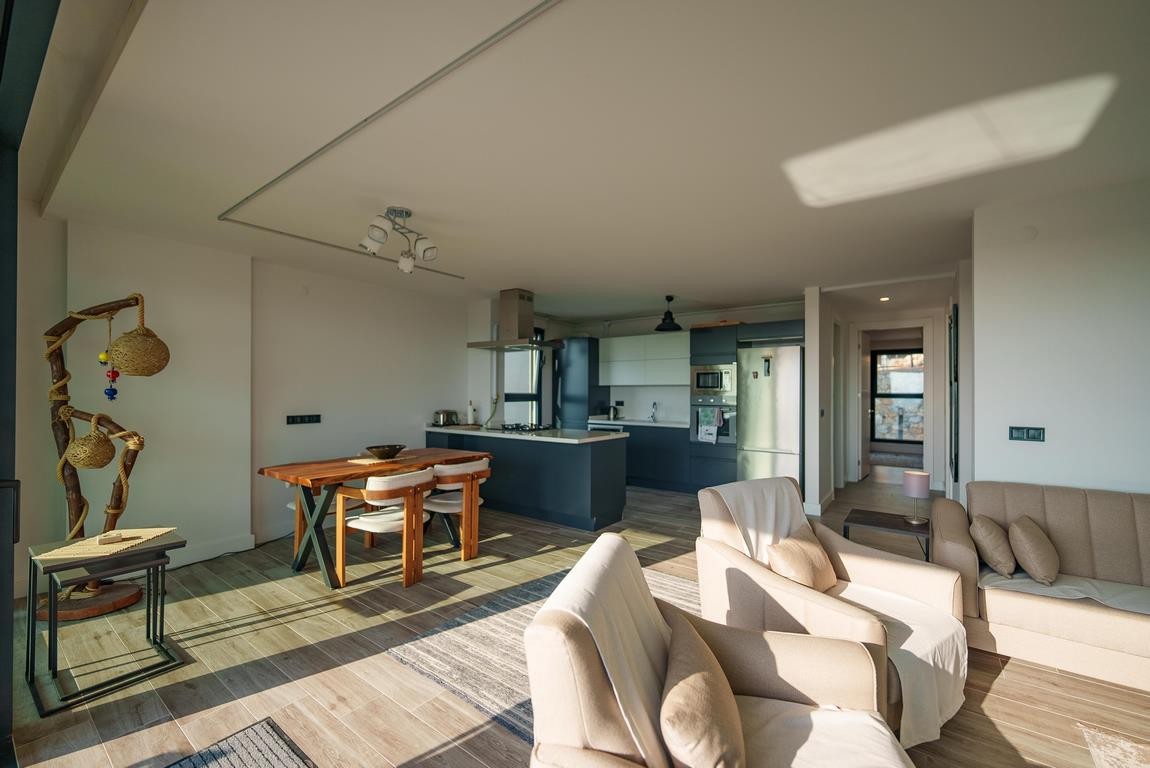 For Sale: 2-Bedroom Apartment with Stunning Sea View