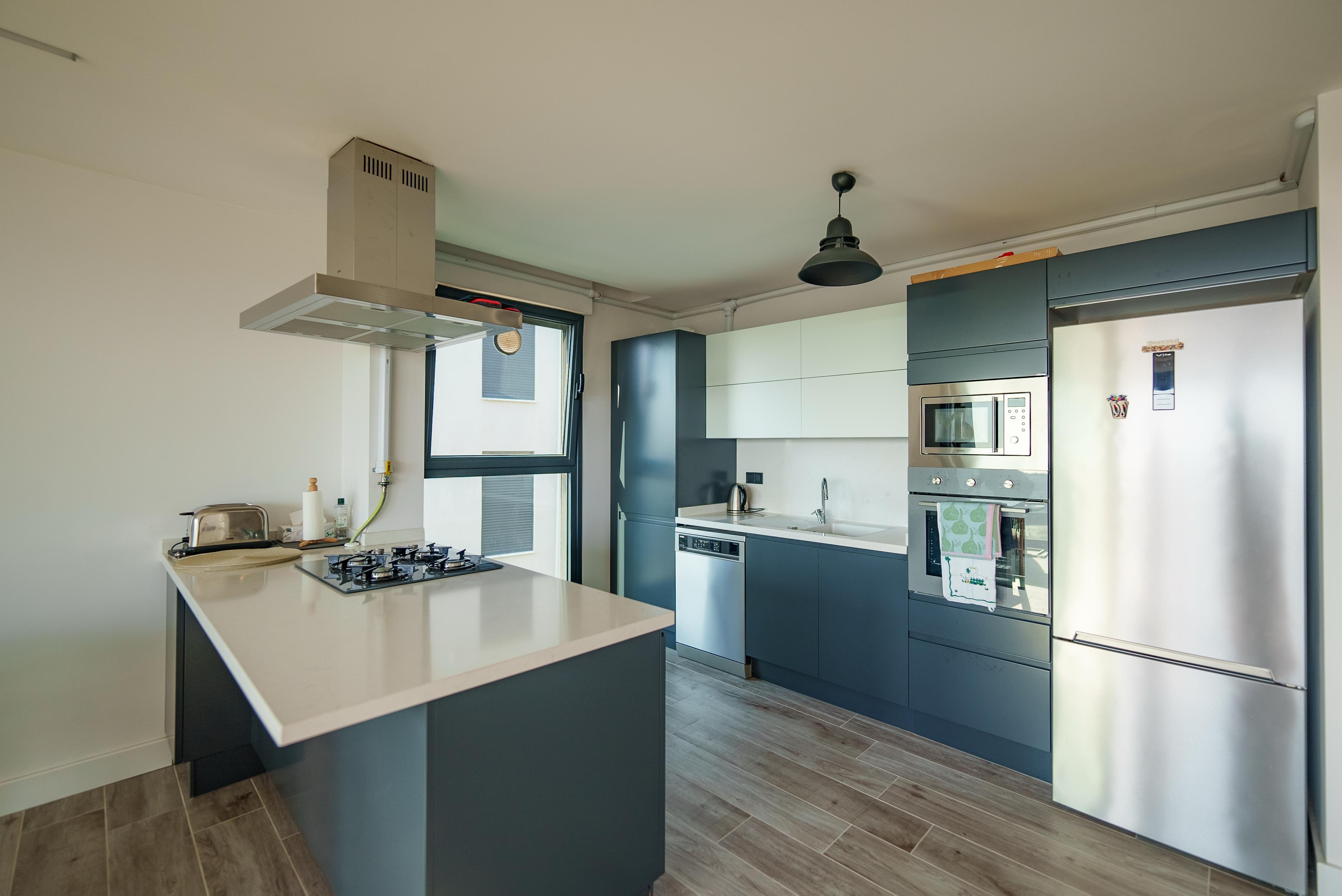 For Sale: 2-Bedroom Apartment with Stunning Sea View