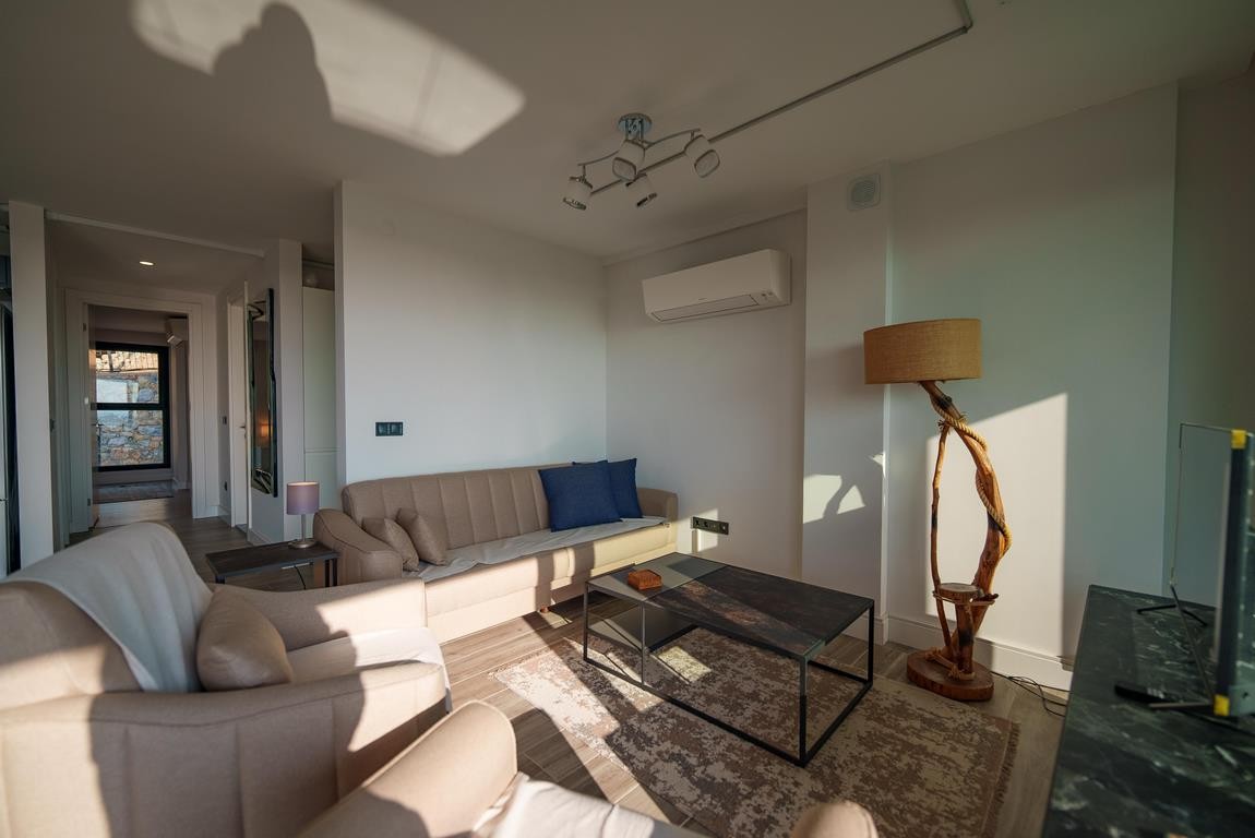 For Sale: 2-Bedroom Apartment with Stunning Sea View