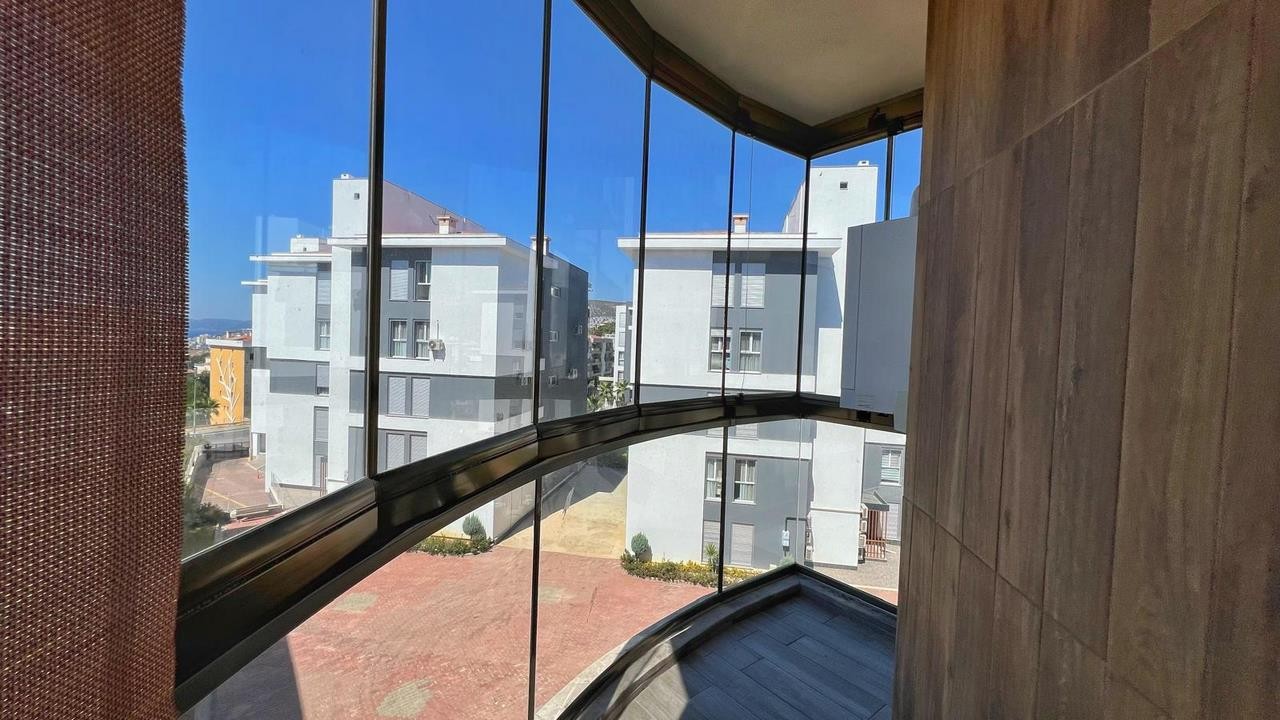 FOR SALE – APARTMENT IN A LUXURY COMPLEX IN THE CENTER OF KUŞADASI