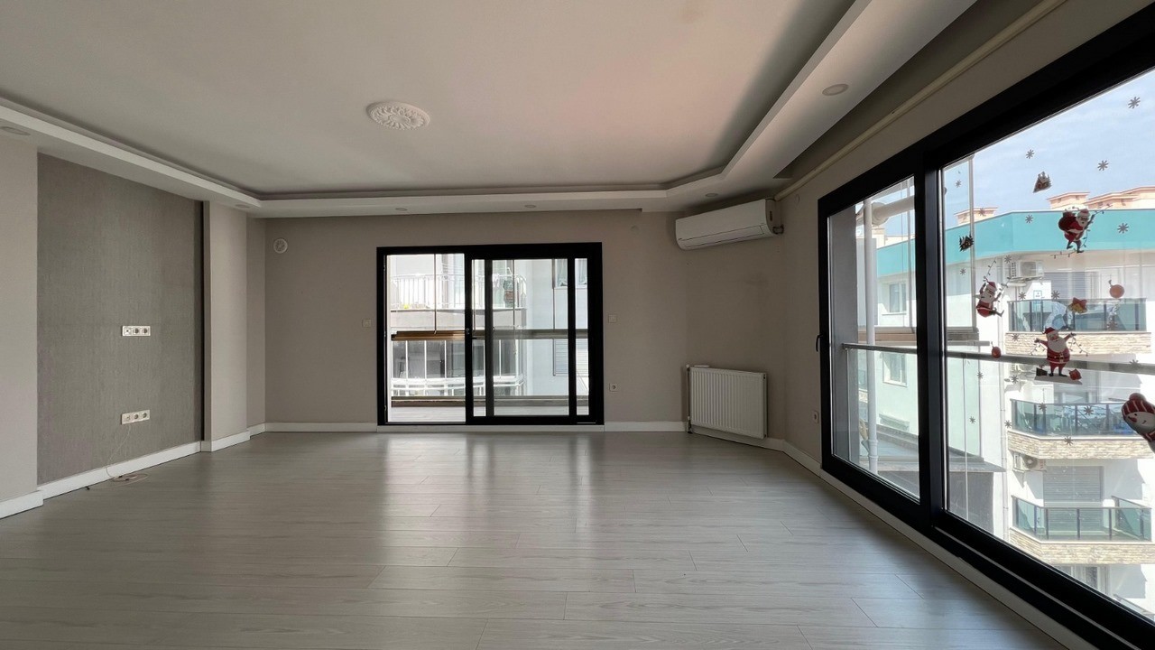 FOR SALE – APARTMENT IN A LUXURY COMPLEX IN THE CENTER OF KUŞADASI