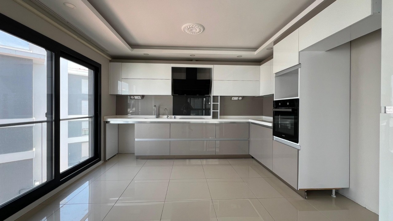FOR SALE – APARTMENT IN A LUXURY COMPLEX IN THE CENTER OF KUŞADASI