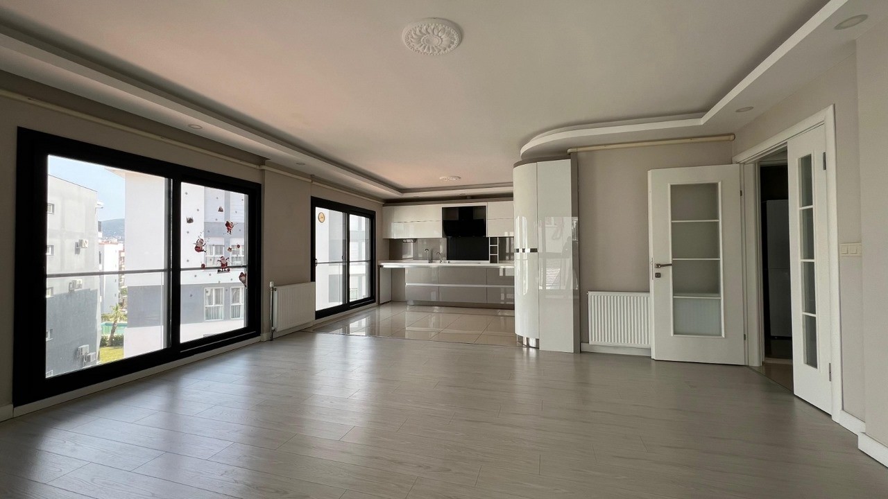 FOR SALE – APARTMENT IN A LUXURY COMPLEX IN THE CENTER OF KUŞADASI