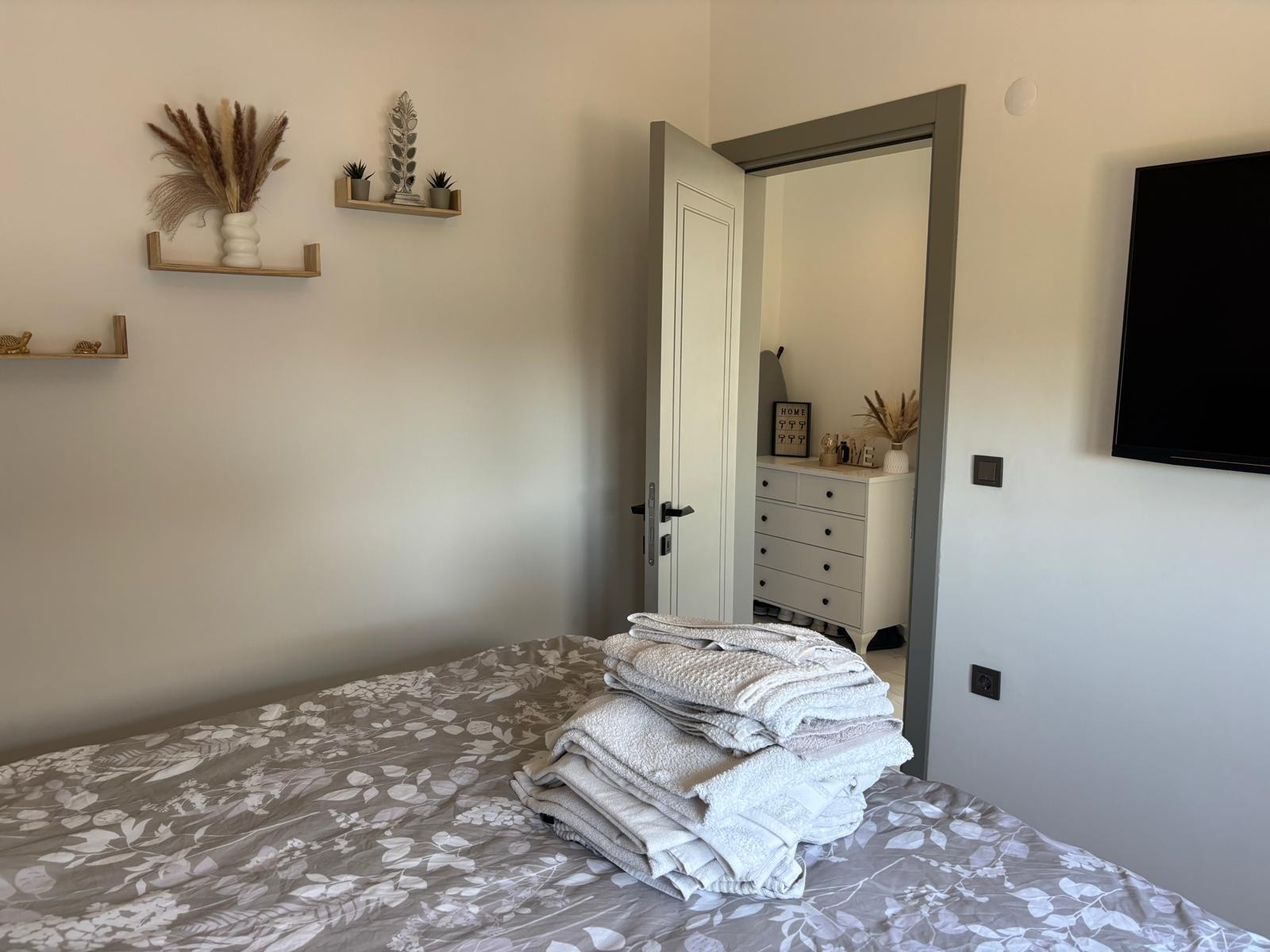 Detached villa with private pool for sale kusadasi