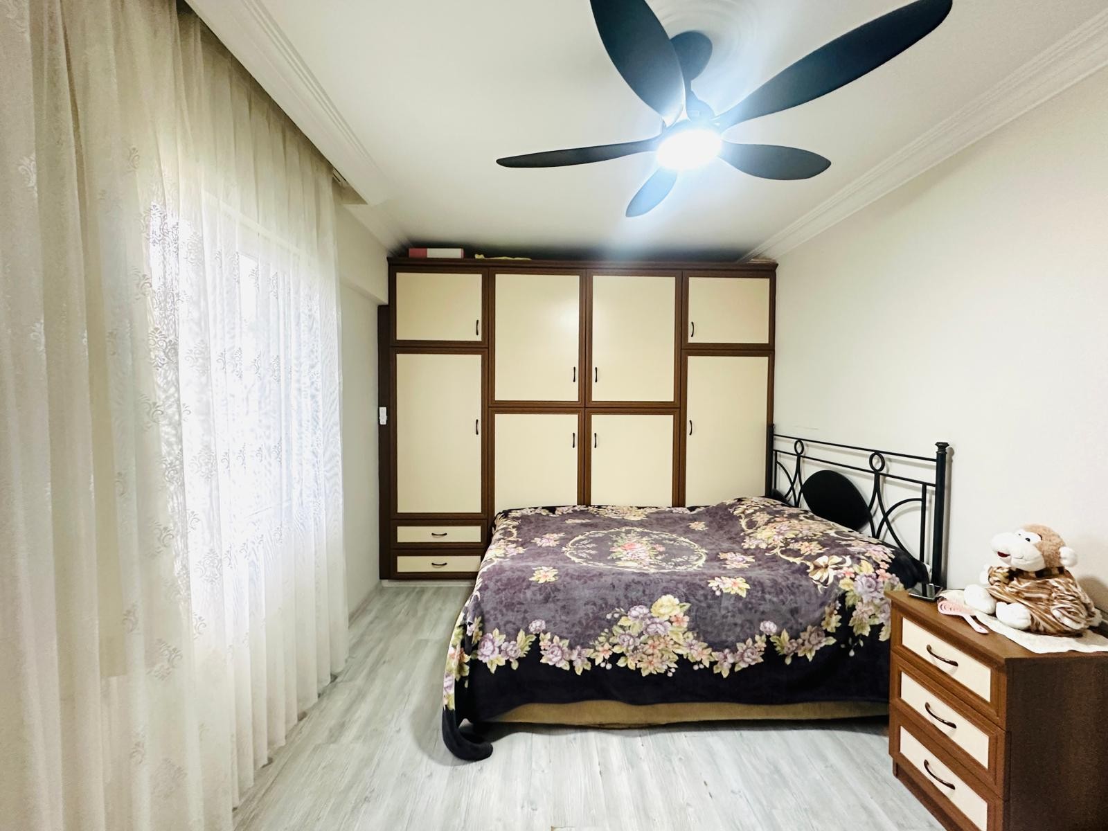 In the Heart of Kuşadası! Air-Conditioned, Natural Gas 3+1 Apartment in Türkmen Neighborhood