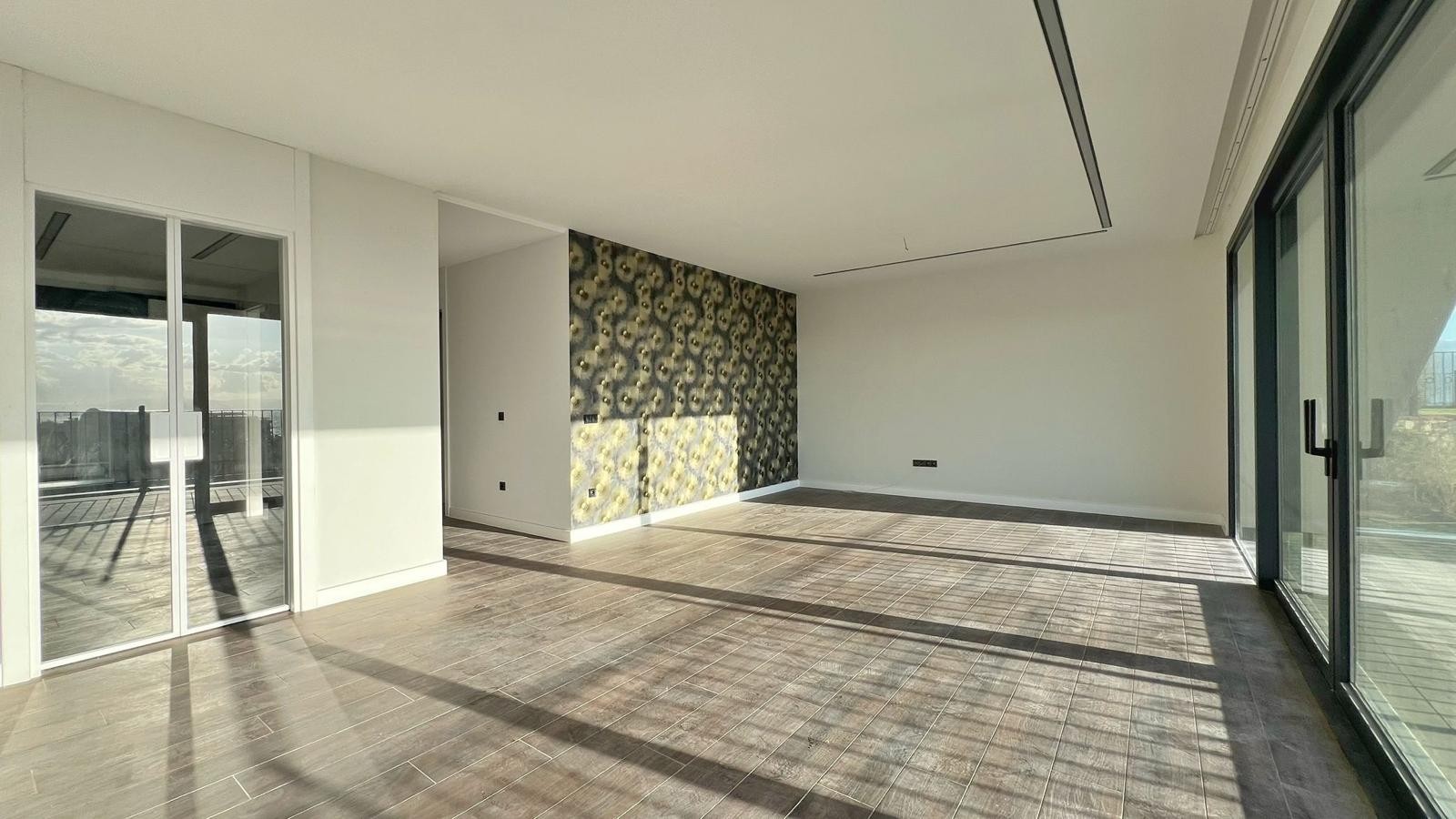 Spacious Apartment with Panoramic Pool and Sea Views in Kuşadası Değirmendere