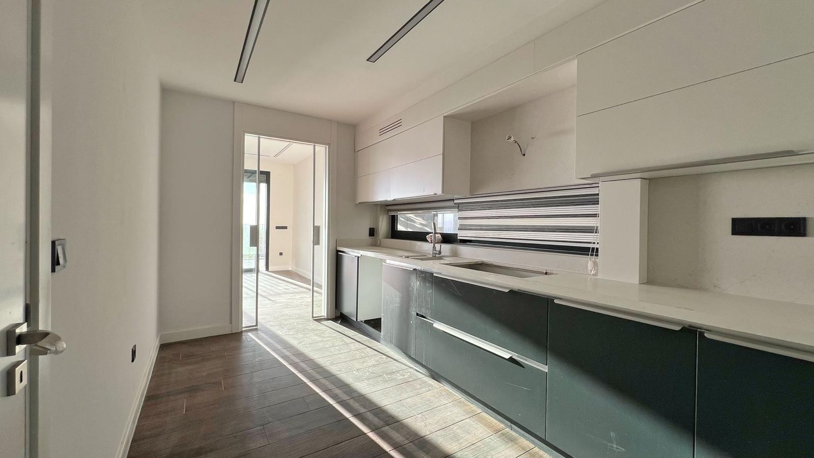 Spacious Apartment with Panoramic Pool and Sea Views in Kuşadası Değirmendere