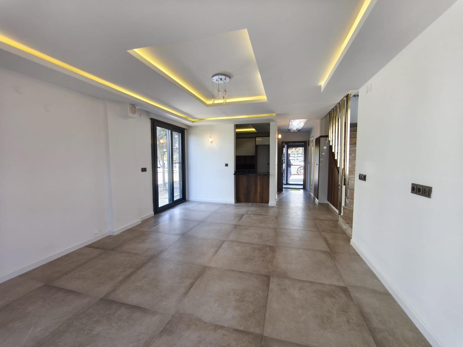 A Rare Opportunity in Kuşadası Soğucak: Corner Villa with Private Garden