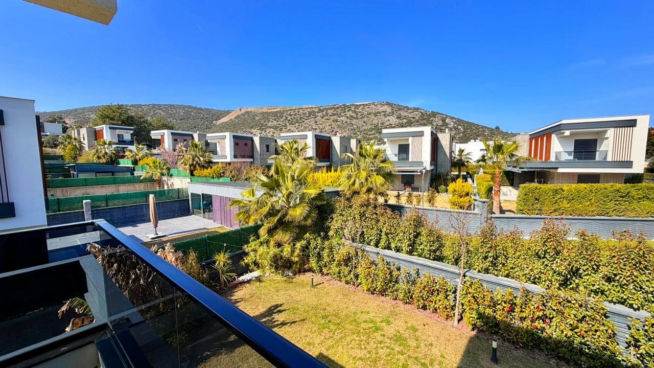 Modern Villa with Private Pool for Sale in Kuşadası Long Beach
