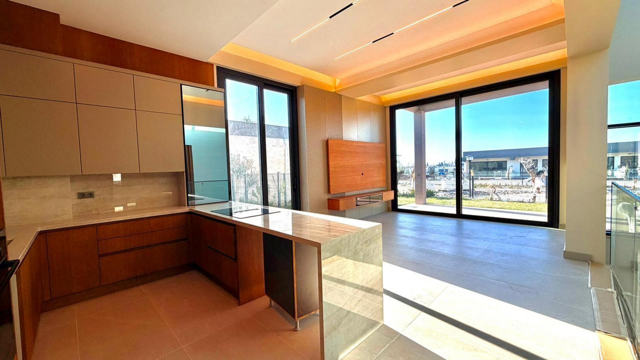 UNIQUE LUXURY VILLA WITH PRIVATE POOL & MODERN MEDITERRANEAN ARCHITECTURE IN KUŞADASI