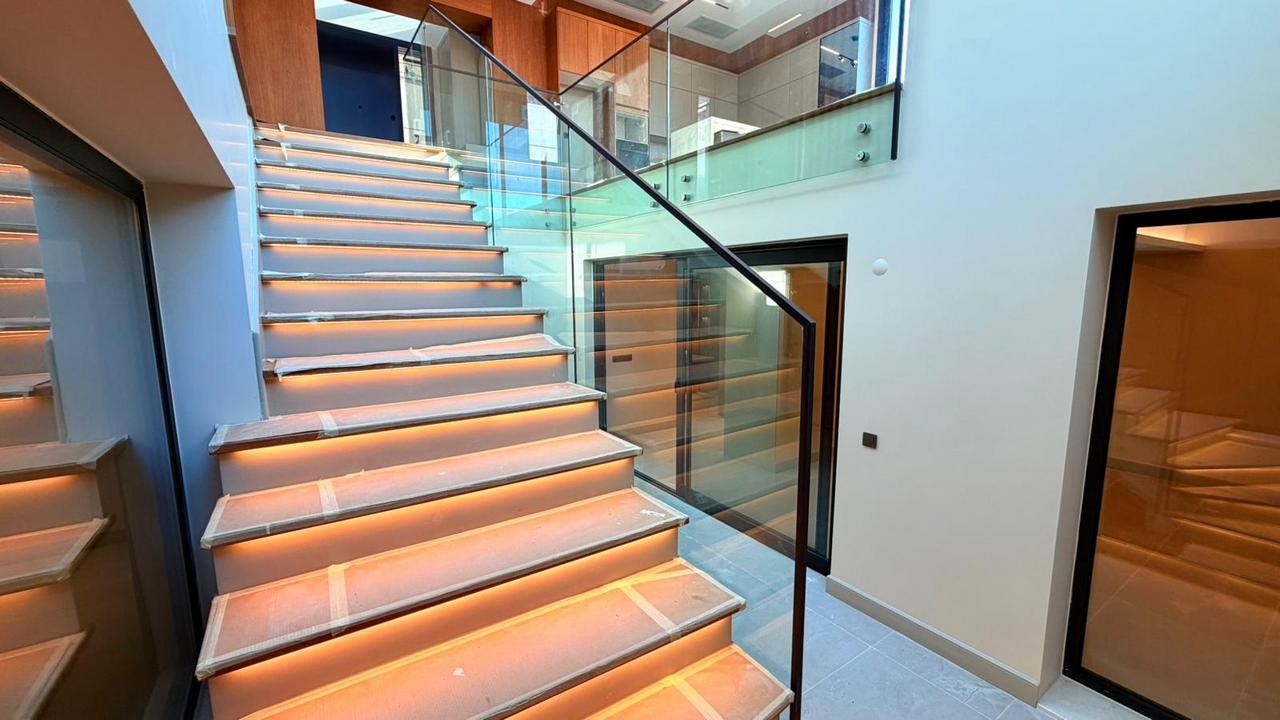 UNIQUE LUXURY VILLA WITH PRIVATE POOL & MODERN MEDITERRANEAN ARCHITECTURE IN KUŞADASI