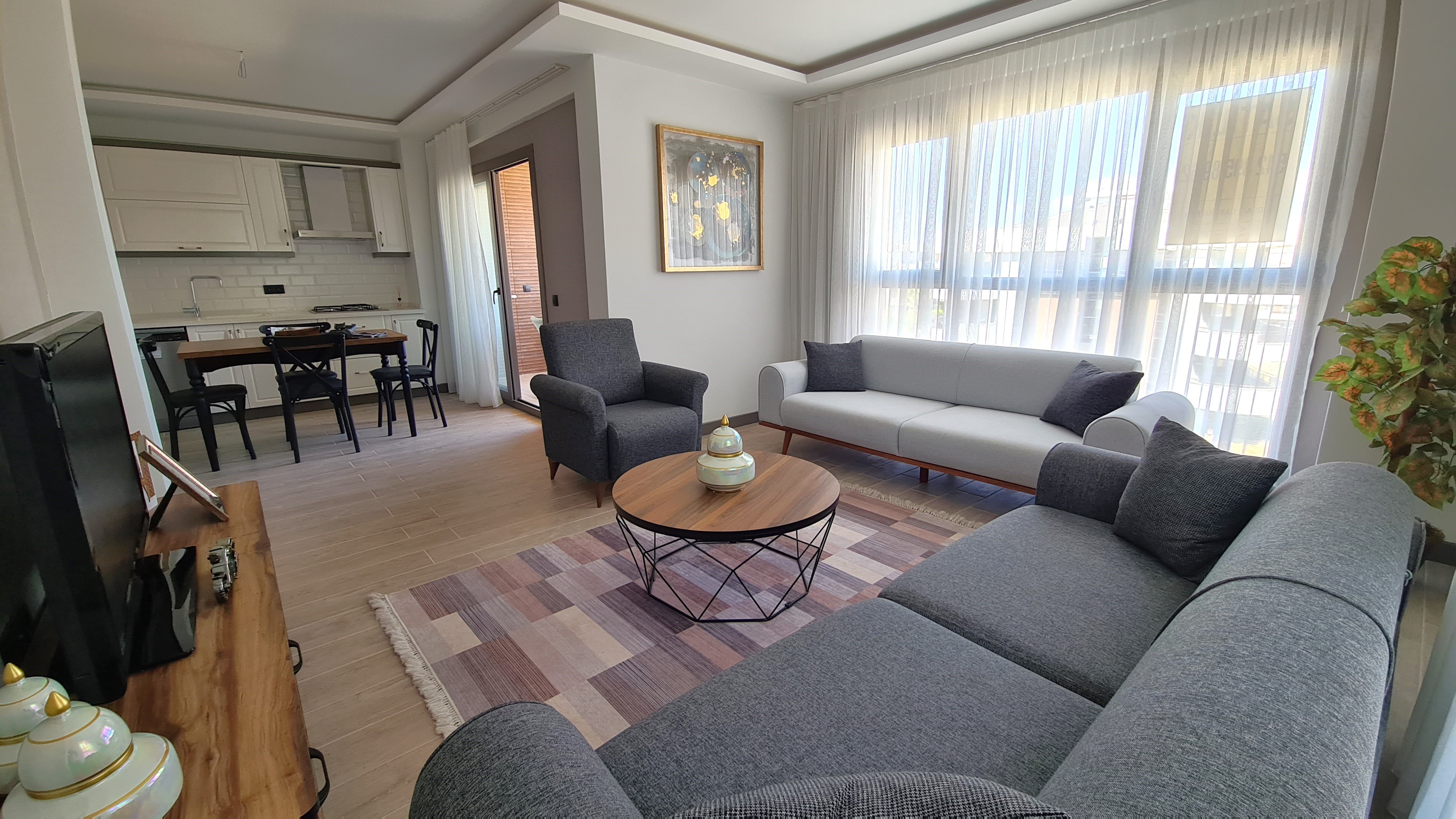 Fully furnished modern apartment for sale in Değirmendere Neighborhood, Kuşadası