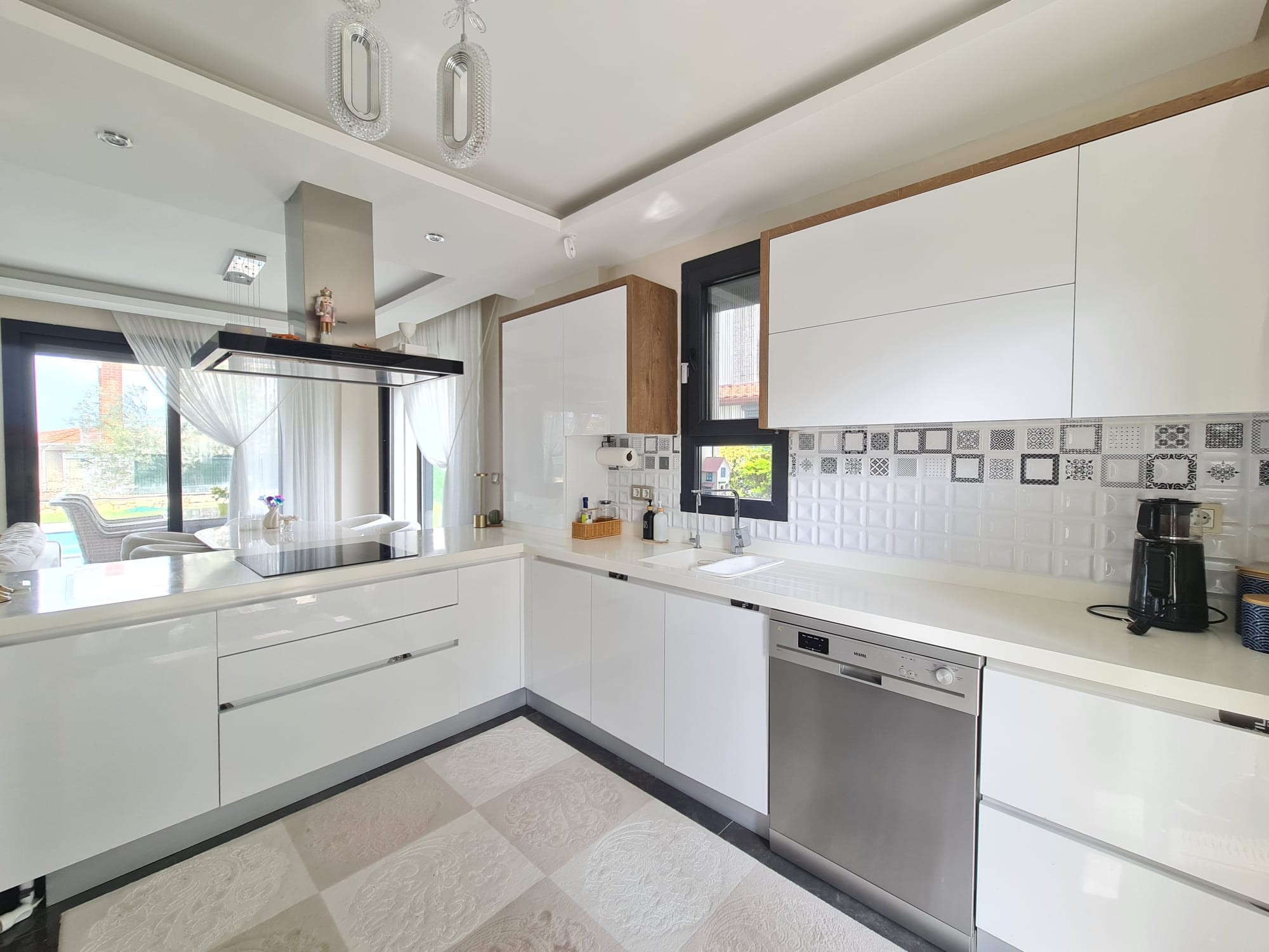 LUXURY 3+1 VILLA WITH SEA VIEWS, DETACHED, AND PRIVATE POOL