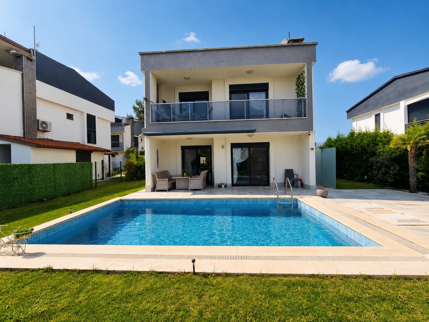 LUXE 3+1 VILLA MET ZEEZICHT, VRIJSTAAND EN PRIVÉZWEMBAD
