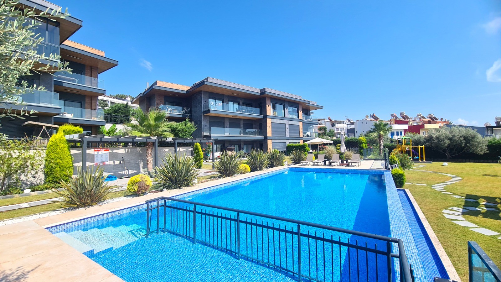 LUXURY 3-BEDROOM APARTMENT WITH SEA VIEWS IN LADIES BEACH | KUŞADASI