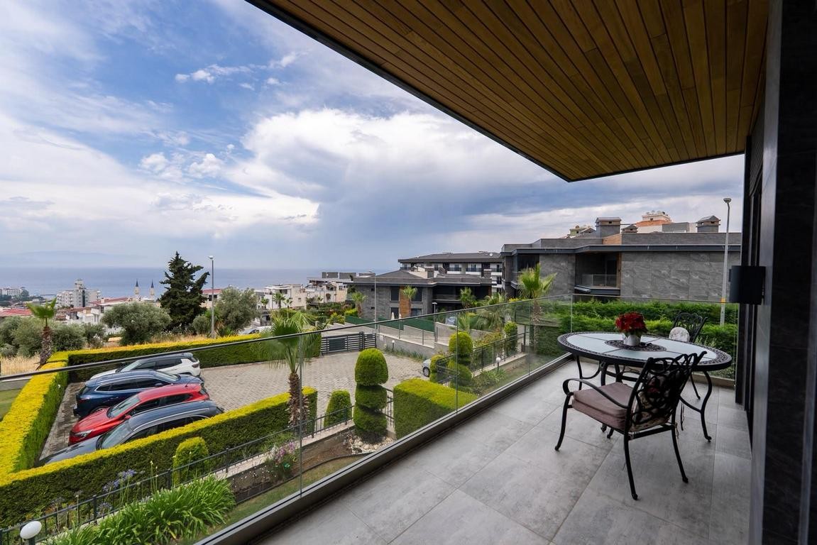 LUXURY 3-BEDROOM APARTMENT WITH SEA VIEWS IN LADIES BEACH | KUŞADASI