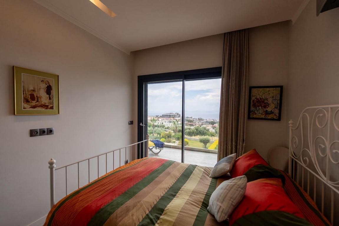 LUXURY 3-BEDROOM APARTMENT WITH SEA VIEWS IN LADIES BEACH | KUŞADASI