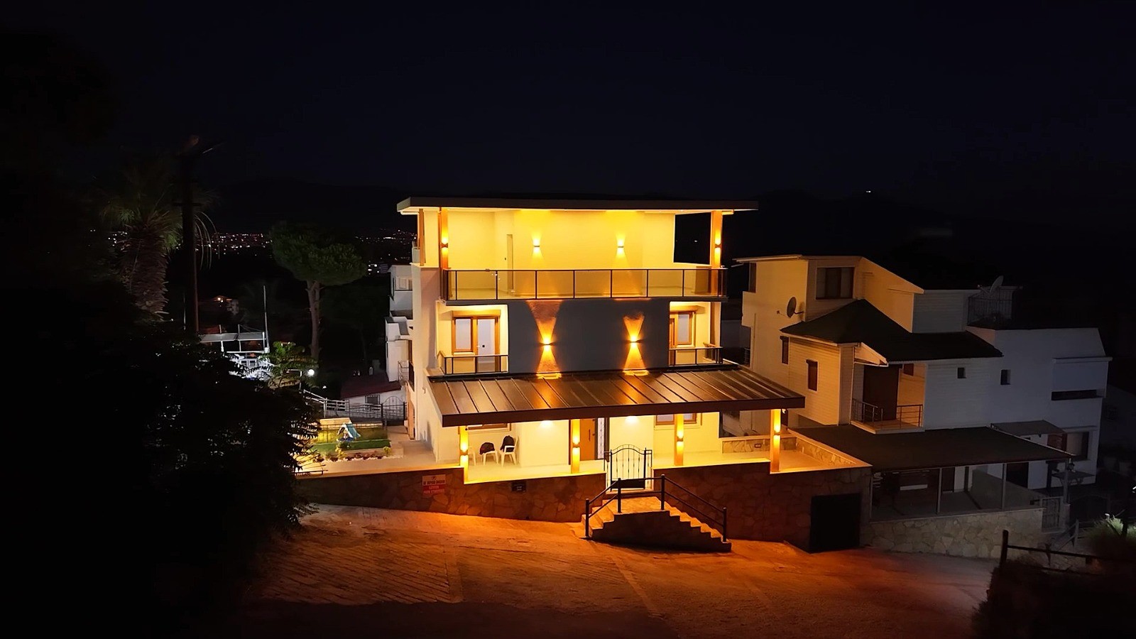 PRESTIGIOUS 6+1 VILLA WITH PANORAMIC SEA VIEWS & DIRECT POOL ACCESS | YAVANSU, KUŞADASI