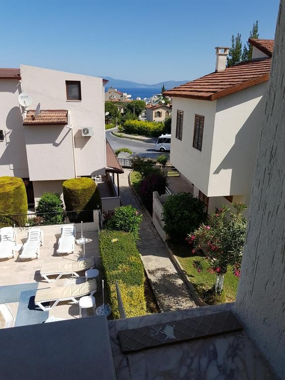 FOR SALE IN KUŞADASI LADIES BEACH | ONLY 400 M TO THE SEA | POOLSIDE CORNER VILLA | 140 SQM NET