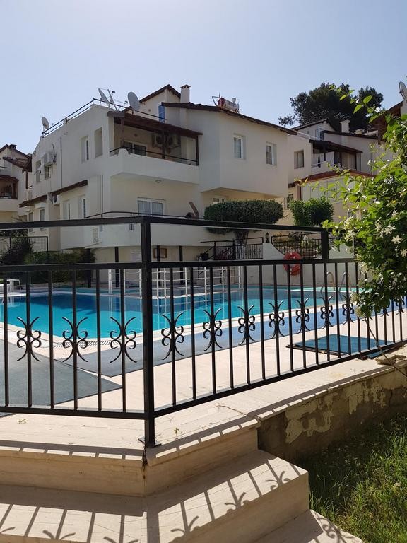 FOR SALE IN KUŞADASI LADIES BEACH | ONLY 400 M TO THE SEA | POOLSIDE CORNER VILLA | 140 SQM NET