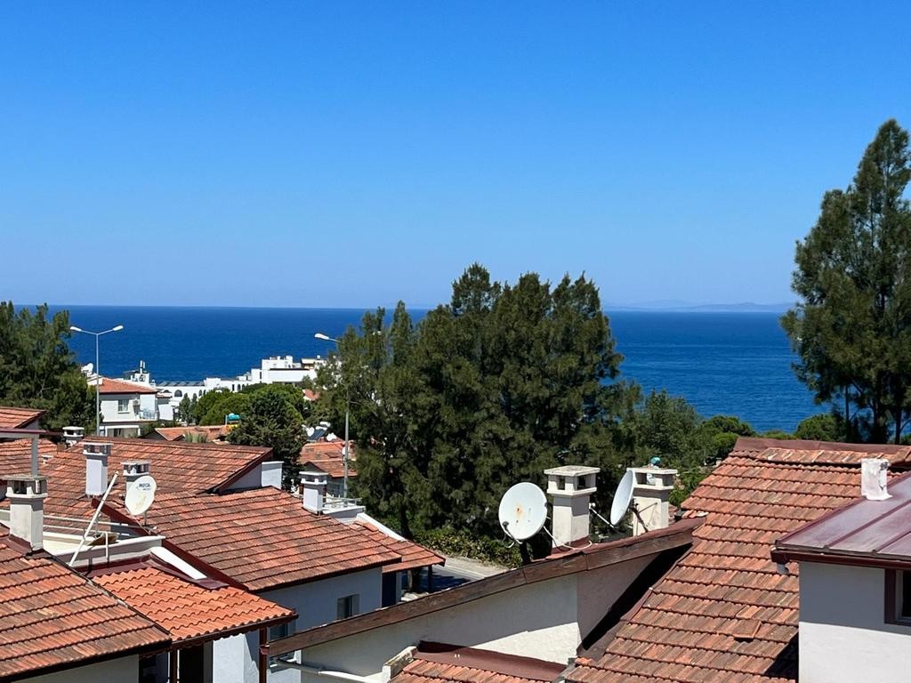 FOR SALE IN KUŞADASI LADIES BEACH | ONLY 400 M TO THE SEA | POOLSIDE CORNER VILLA | 140 SQM NET
